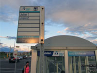 bus sign / panneau d'arrêt