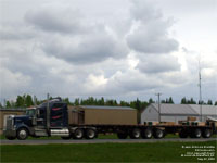 Unid. Kenworth truck